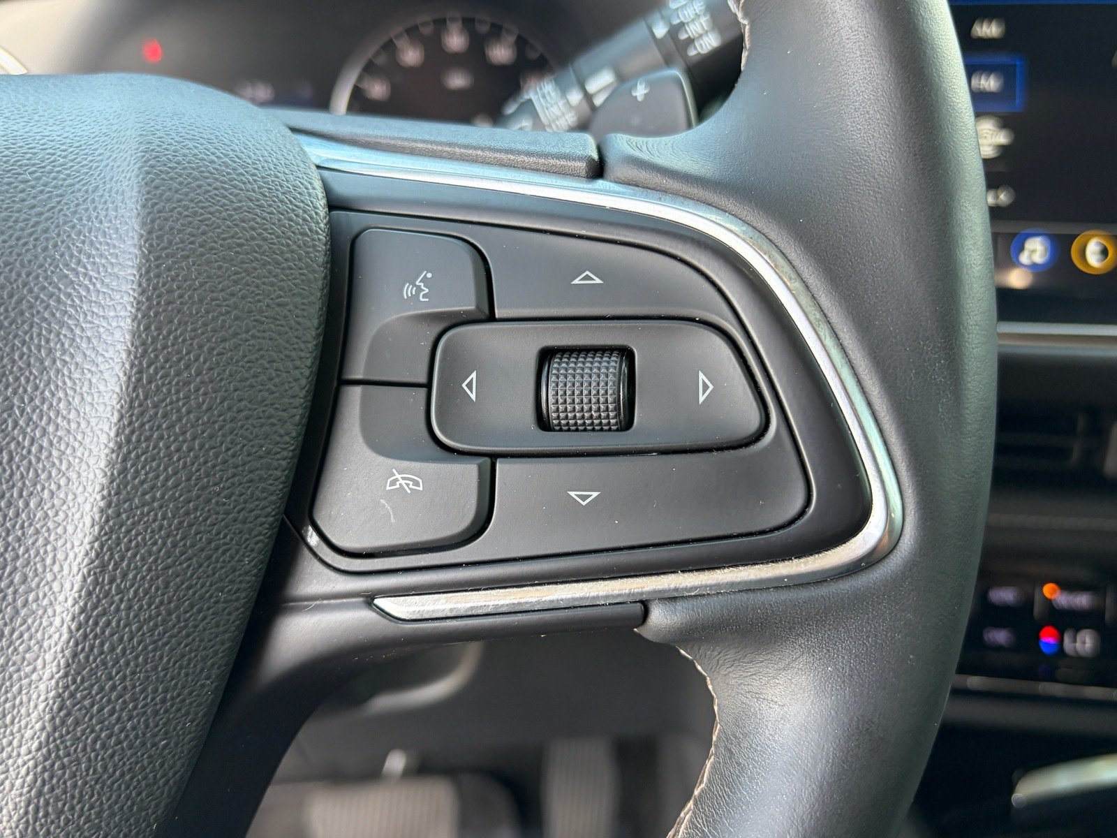 Used 2023 Buick Envision Preferred FWD image 22