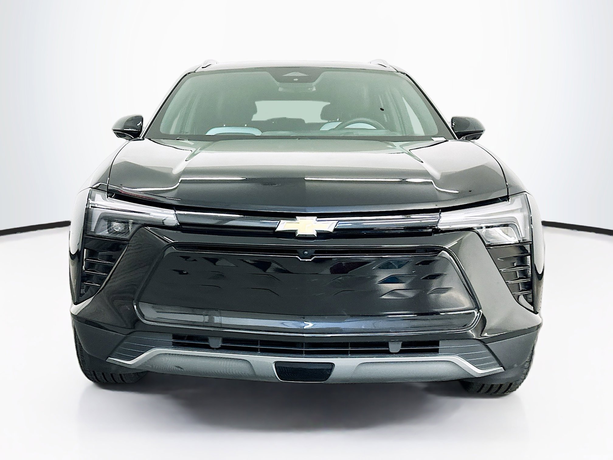 Used 2024 Chevrolet Blazer EV LT AWD/4WD image 2