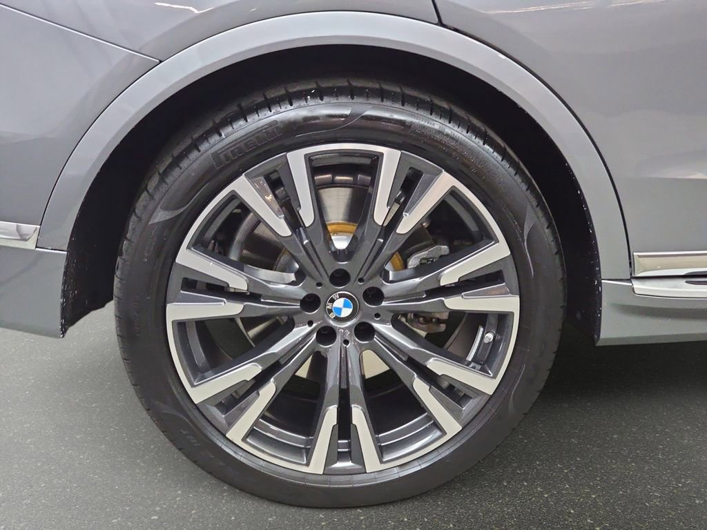 Used 2024 BMW X7 xDrive40i image 35