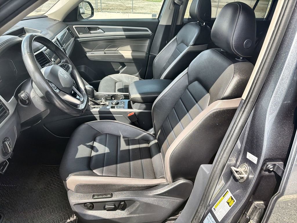 Used 2022 Volkswagen Atlas SEL Premium image 13