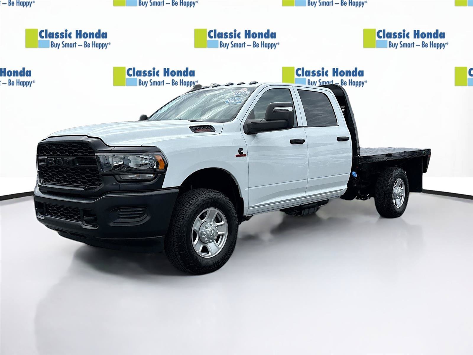 Used 2024 RAM 3500 Tradesman RWD image 3