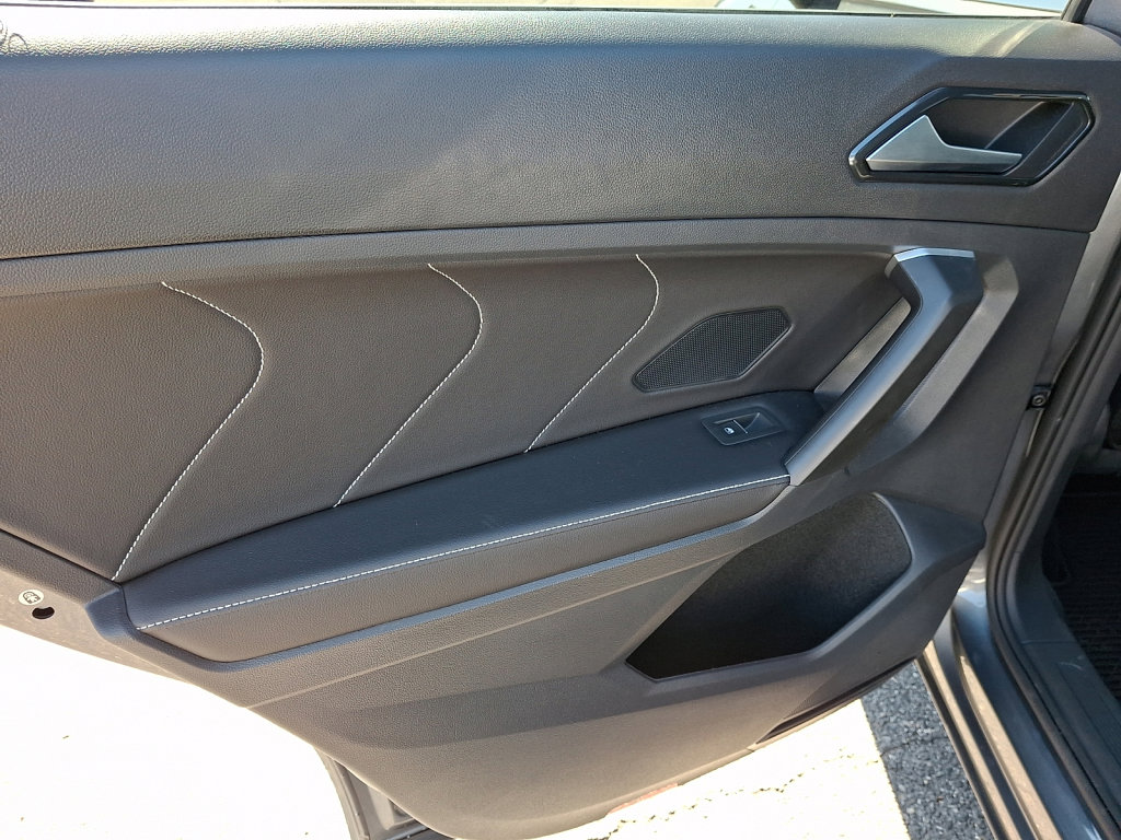 Used 2024 Volkswagen Tiguan SEL R-Line image 19