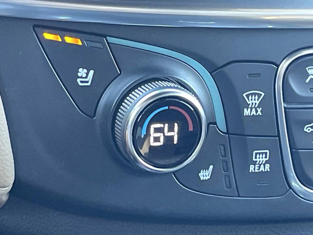 Used 2023 Chevrolet Traverse Premier image 25