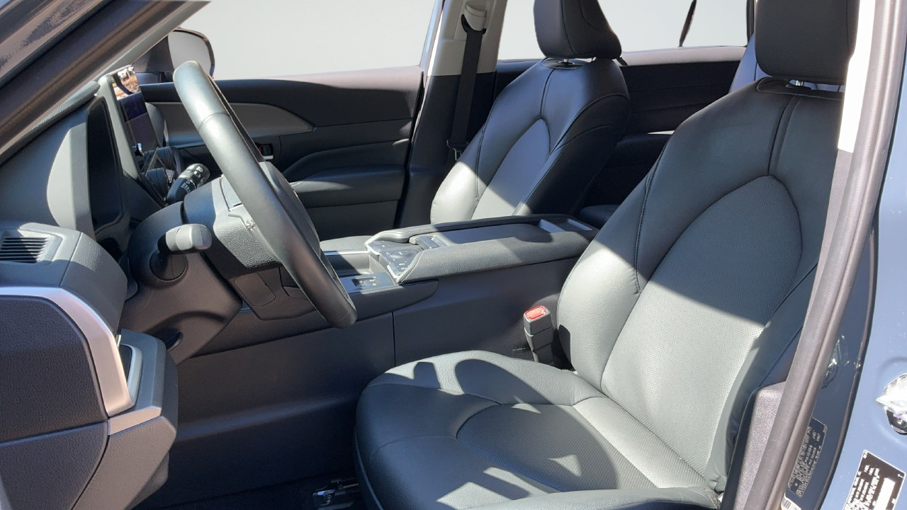 Used 2025 Toyota Grand Highlander FWD image 17