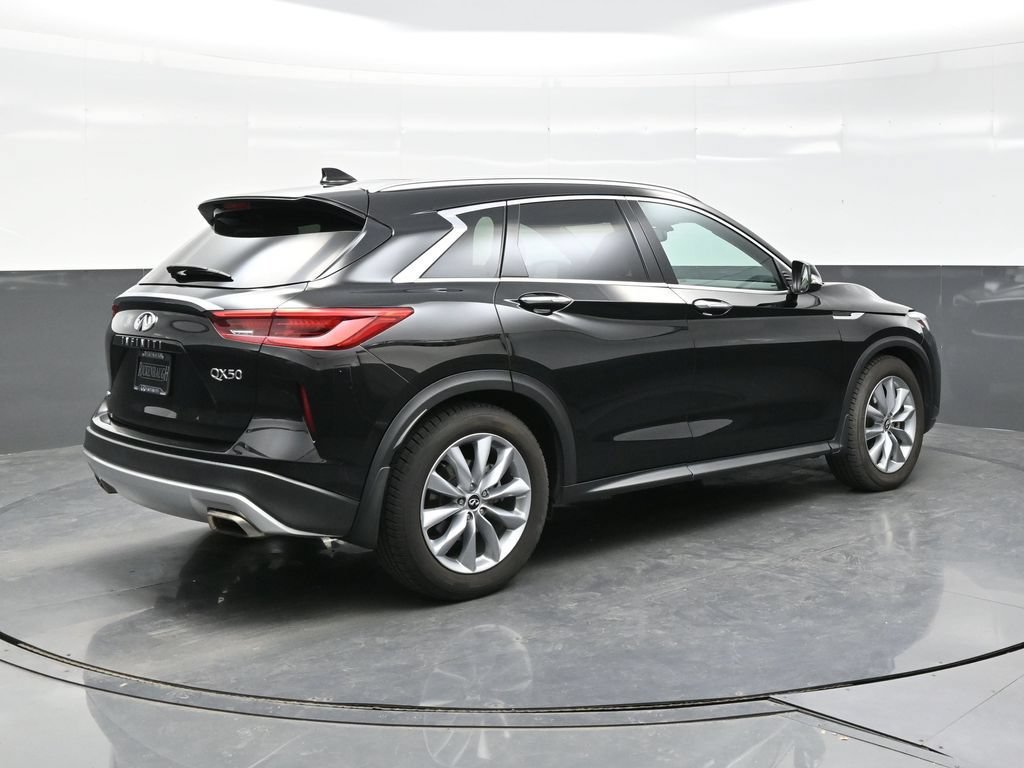 Used 2019 INFINITI QX50 Luxe w/ Navigation Package AWD/4WD image 7