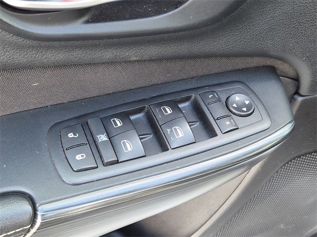 Used 2015 Jeep Cherokee Latitude w/ Cold Weather Group image 22