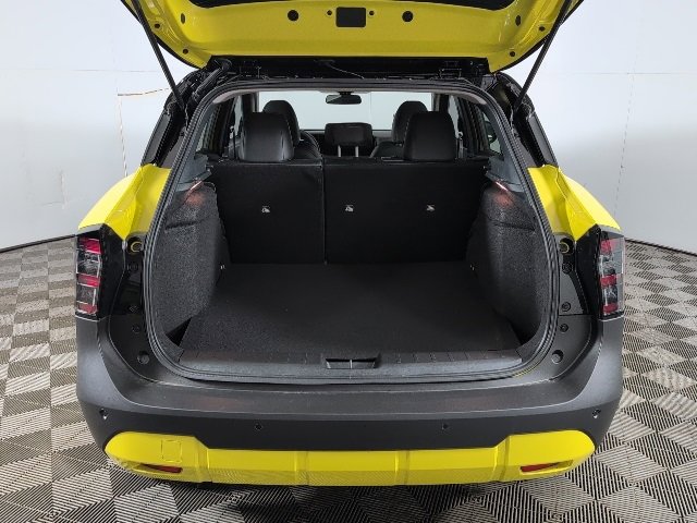 New 2026 Nissan Kicks SR w/ Cold Weather Package image 6