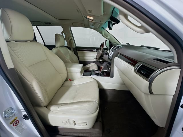 Used 2016 Lexus GX 460 Luxury w/ Preferred Accessory Package AWD/4WD image 29