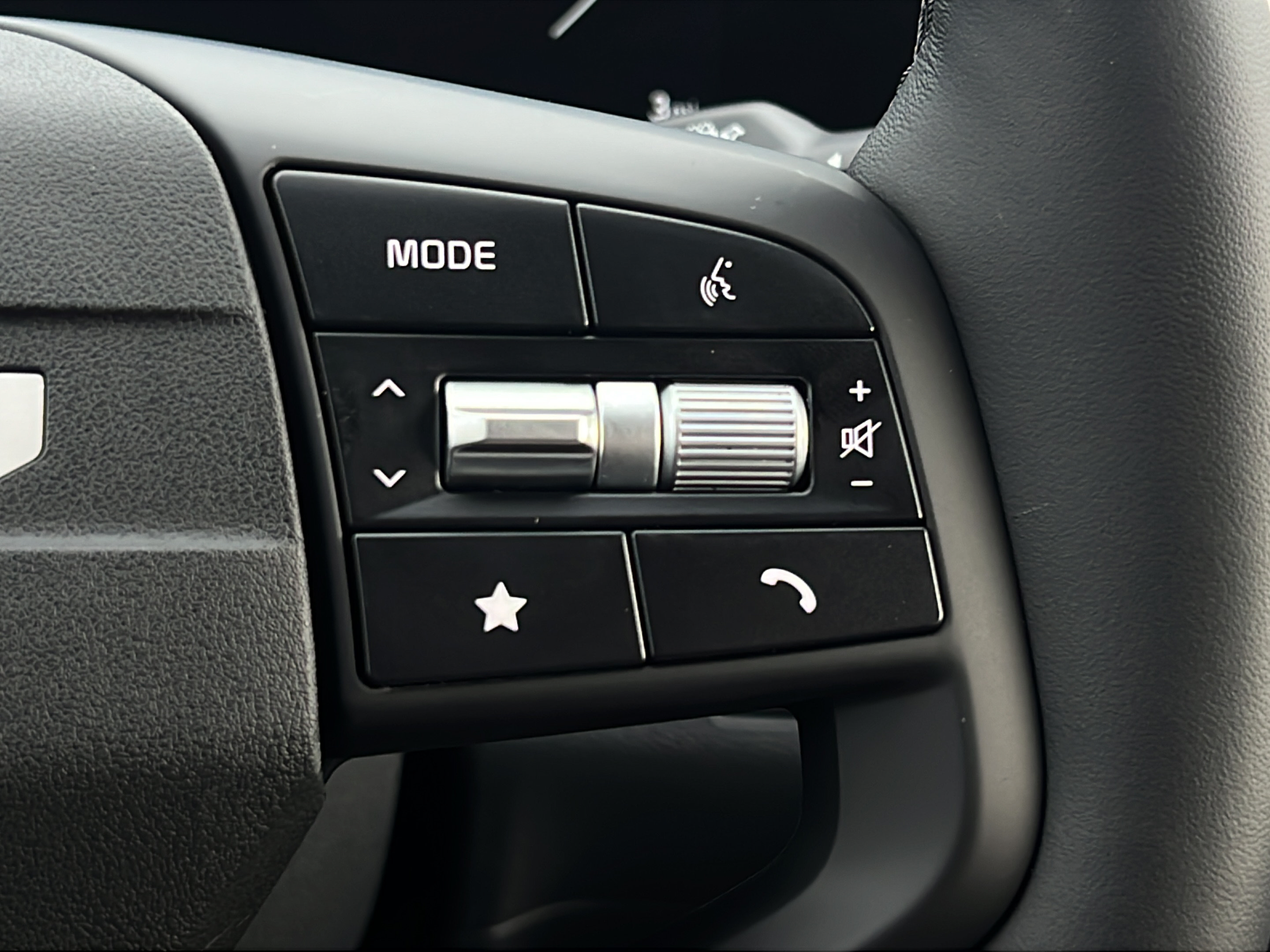 New 2026 Kia Sportage SX FWD image 25