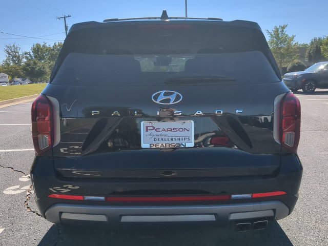 Used 2023 Hyundai Palisade SEL w/ Premium Package FWD image 5