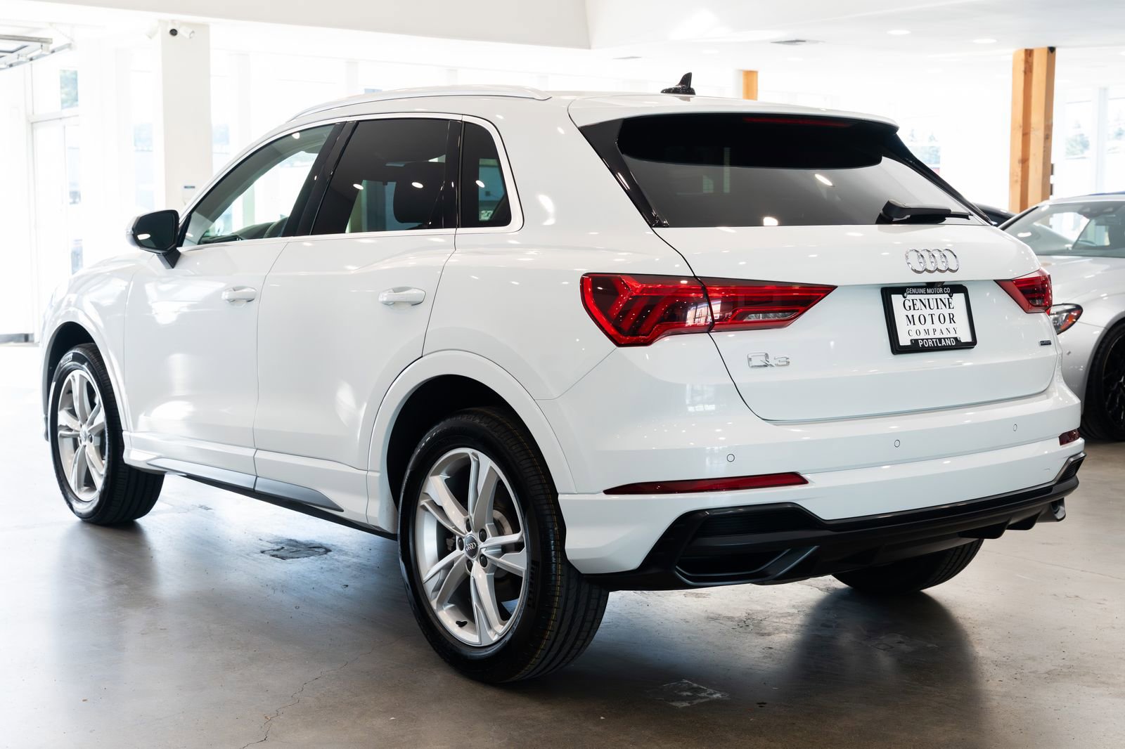 Used 2020 Audi Q3 2.0T Premium w/ Convenience Package image 6