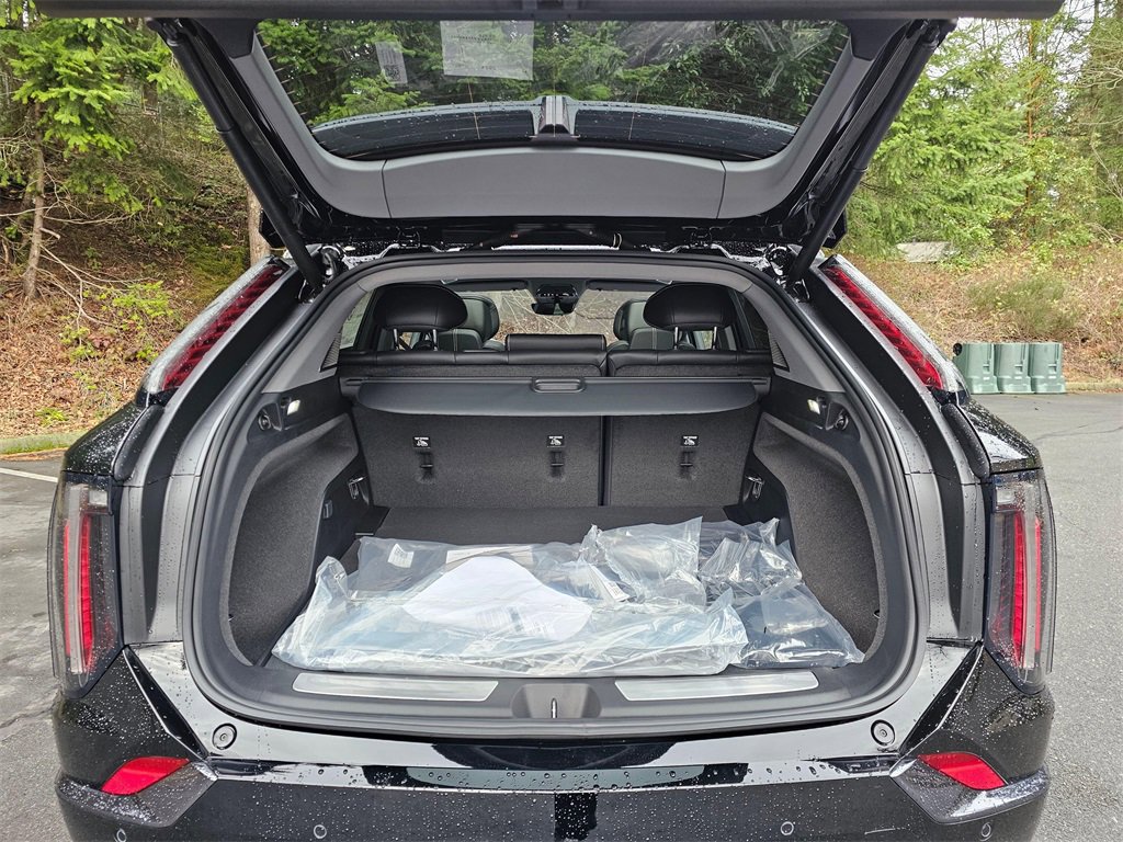 New 2026 Cadillac Optiq Sport 2 image 18