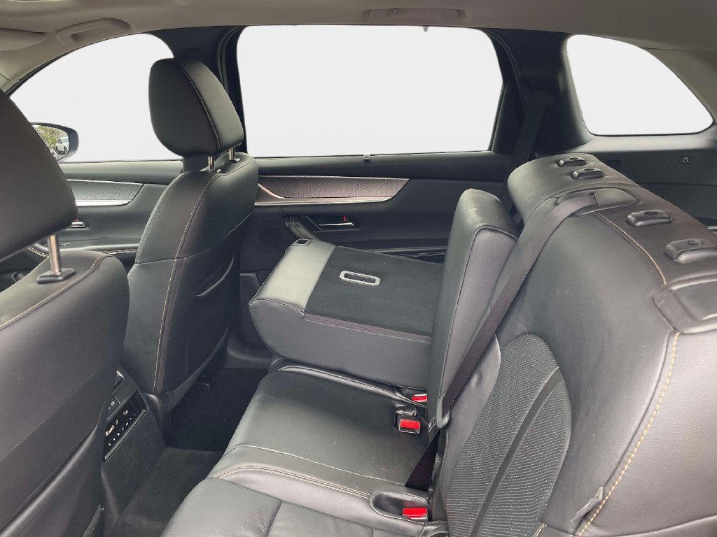 Used 2025 MAZDA CX-90 Plug-In Hybrid w/ Preferred AWD/4WD image 17