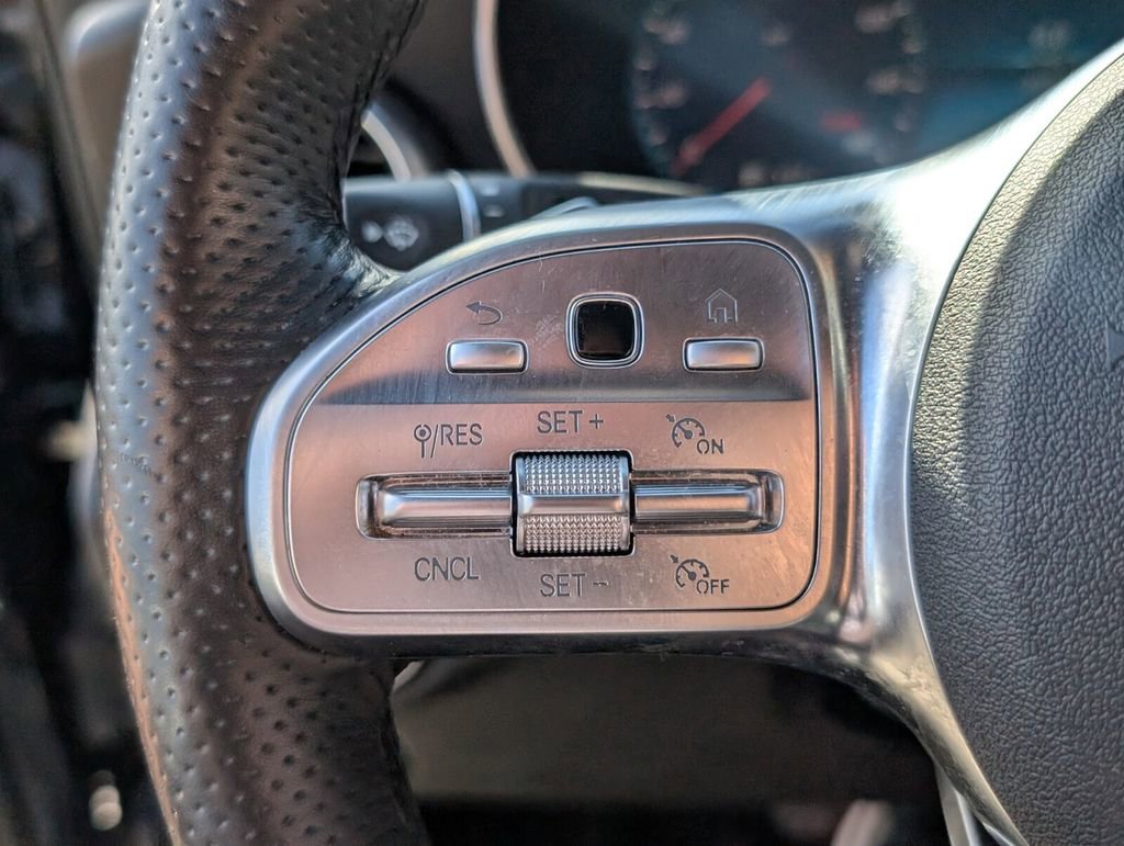 Used 2022 Mercedes-Benz GLC 300 image 27