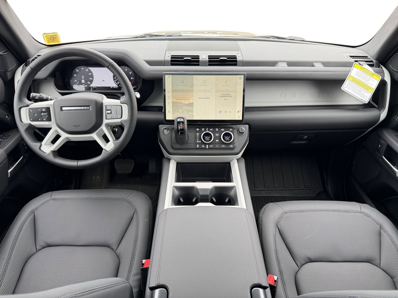 New 2026 Land Rover Defender 130 X-Dynamic SE image 18