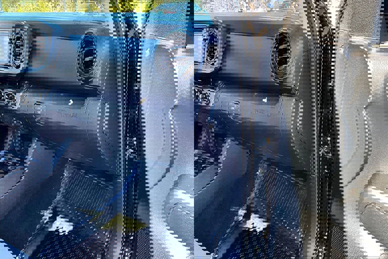 Certified 2018 Toyota Tacoma SR w/ SR Convenience Package image 18