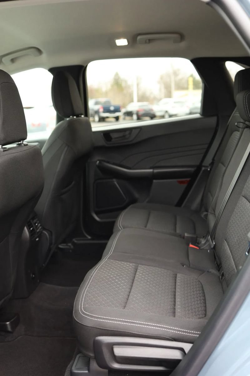 Used 2025 Ford Escape Active w/ Cold Weather Package AWD/4WD image 31