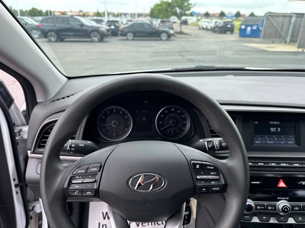 Used 2020 Hyundai Elantra SE w/ Cargo Package (C1) FWD image 12