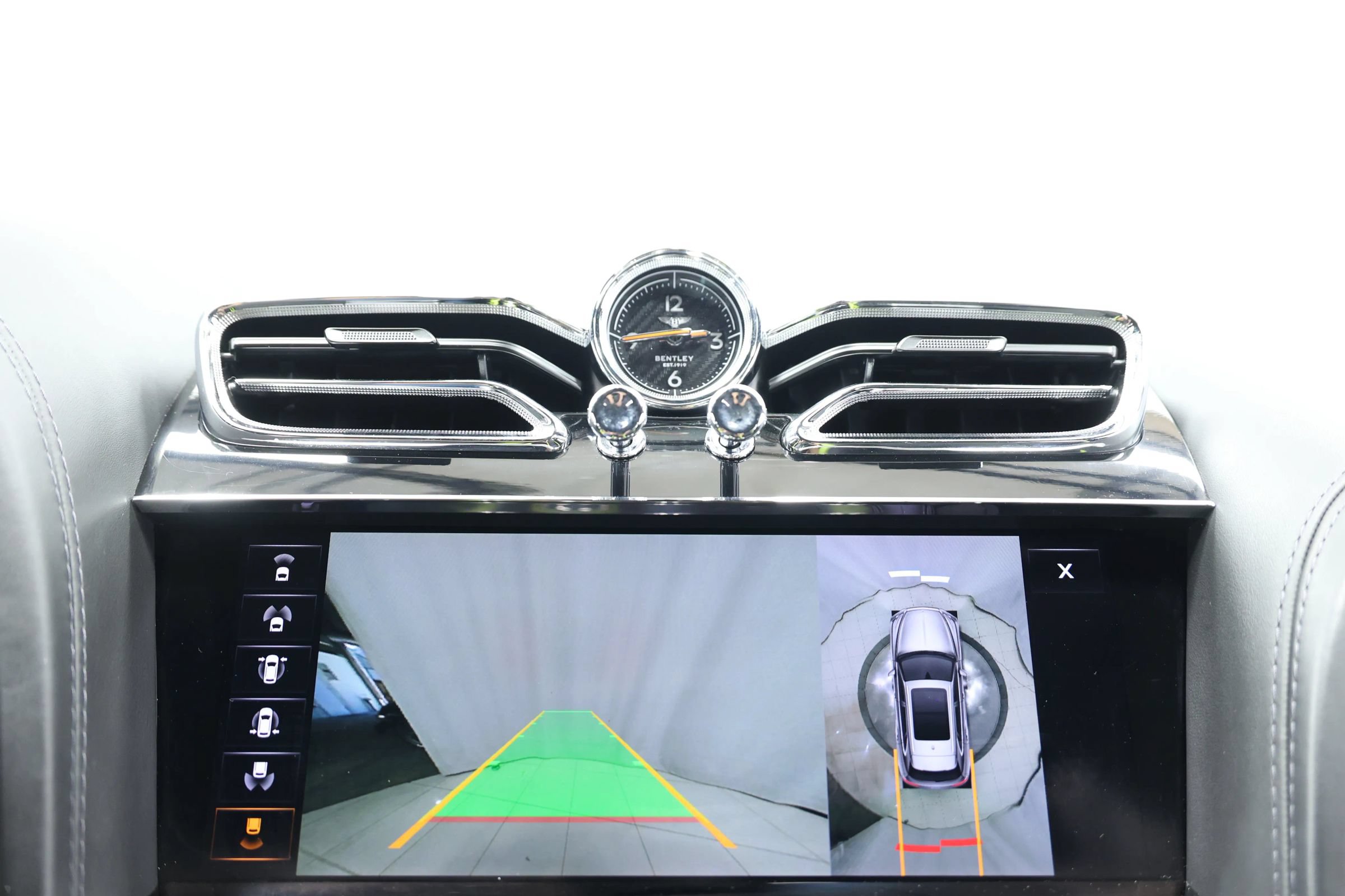 Used 2023 Bentley Bentayga AWD/4WD image 37