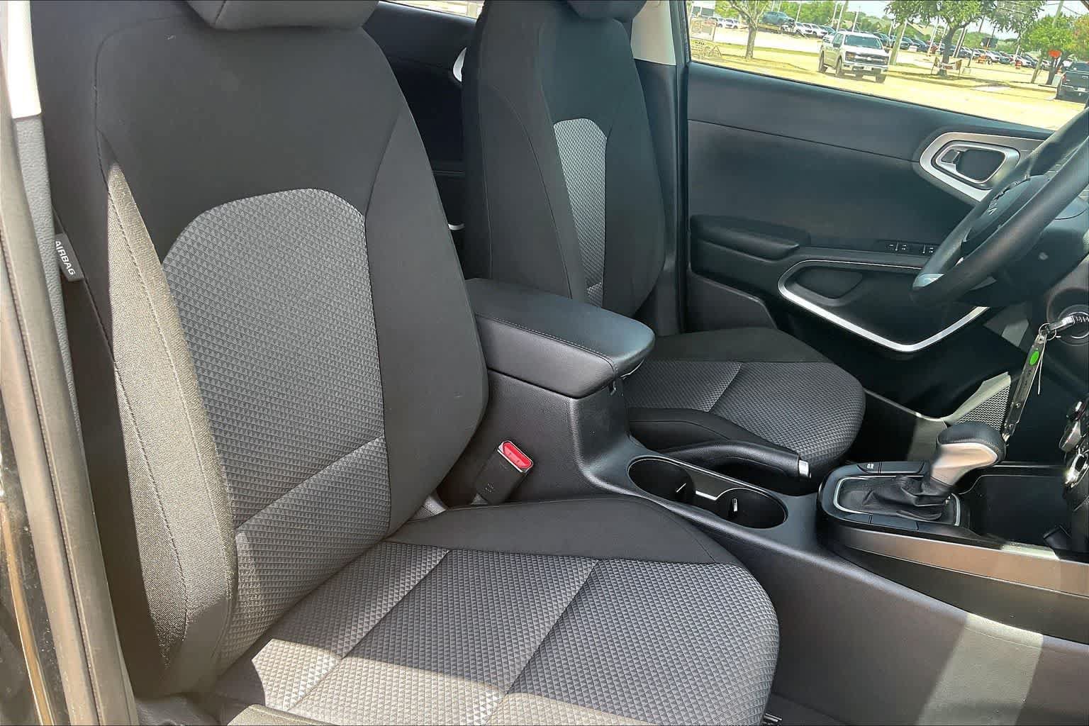 Used 2022 Kia Soul LX w/ Technology Package FWD image 11