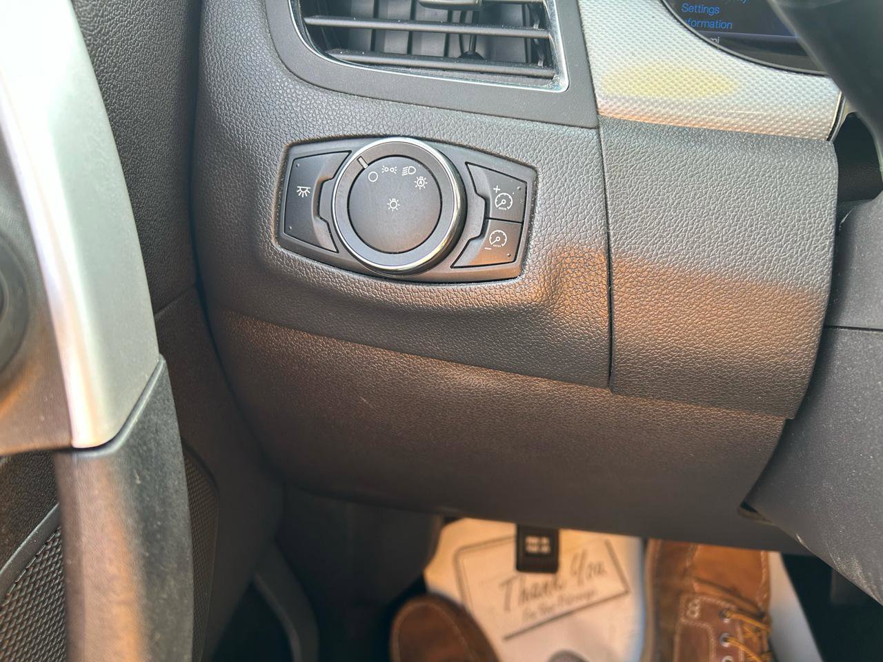 Used 2013 Ford Edge SEL FWD image 25