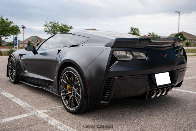 Used 2016 Chevrolet Corvette Z06 w/ 3LZ Preferred Equipment Group RWD image 6