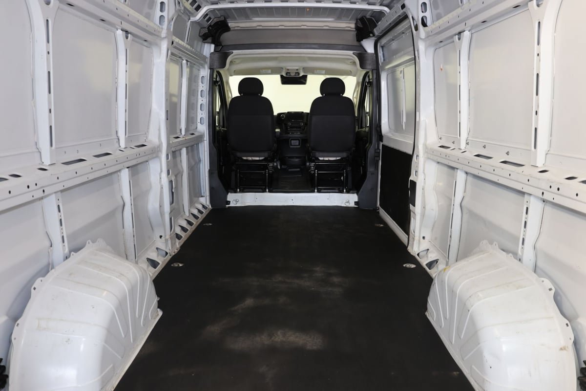 Used 2025 RAM ProMaster 2500 w/ Convenience Group FWD image 15