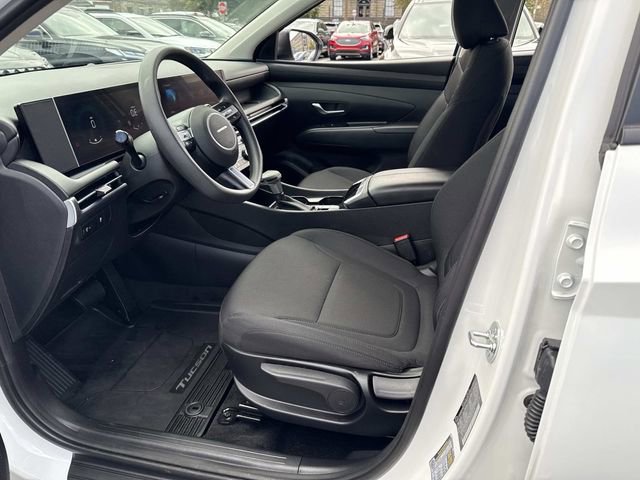 Certified 2025 Hyundai Tucson SE image 19