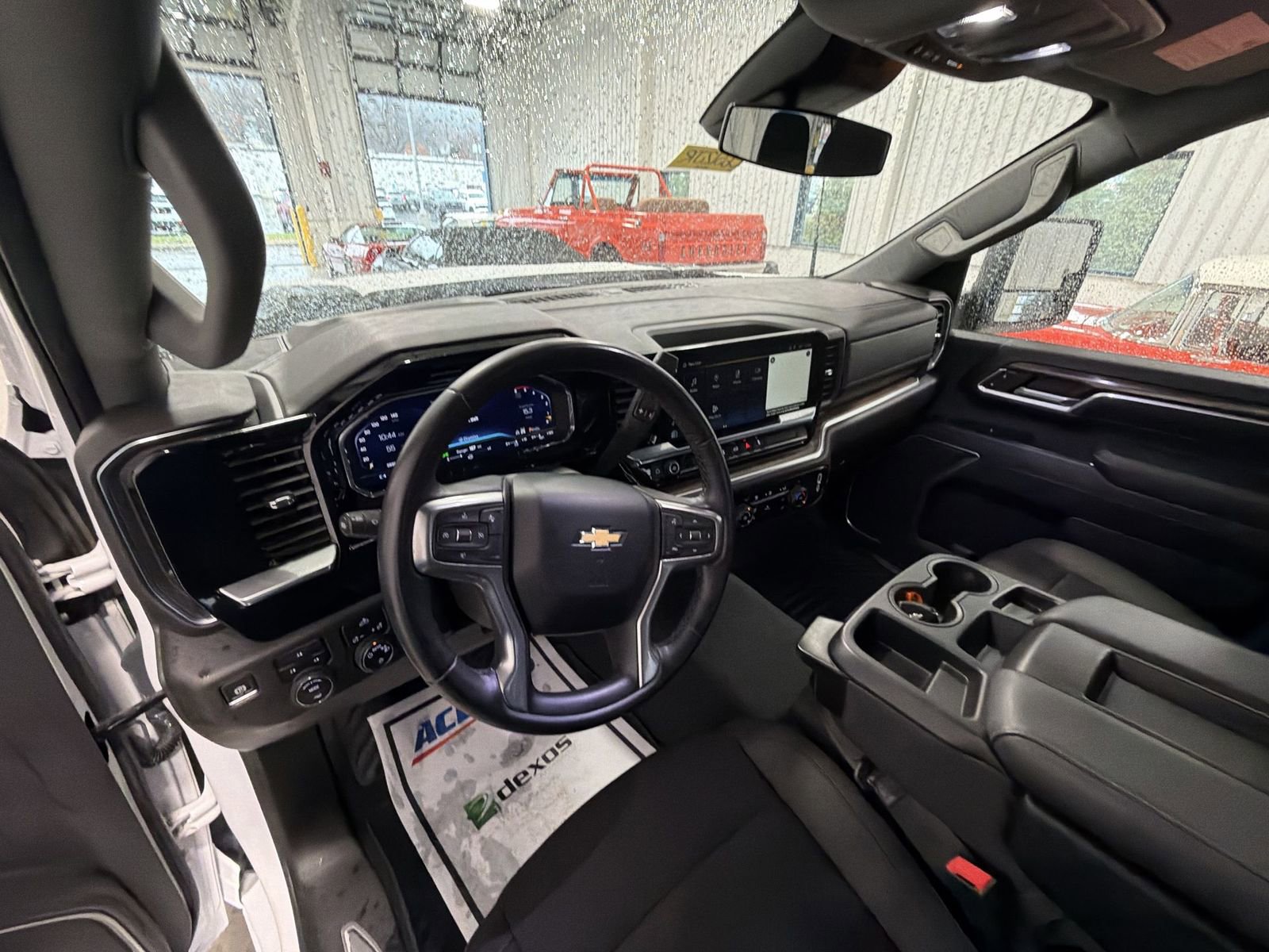 Used 2024 Chevrolet Silverado 2500 LT image 10