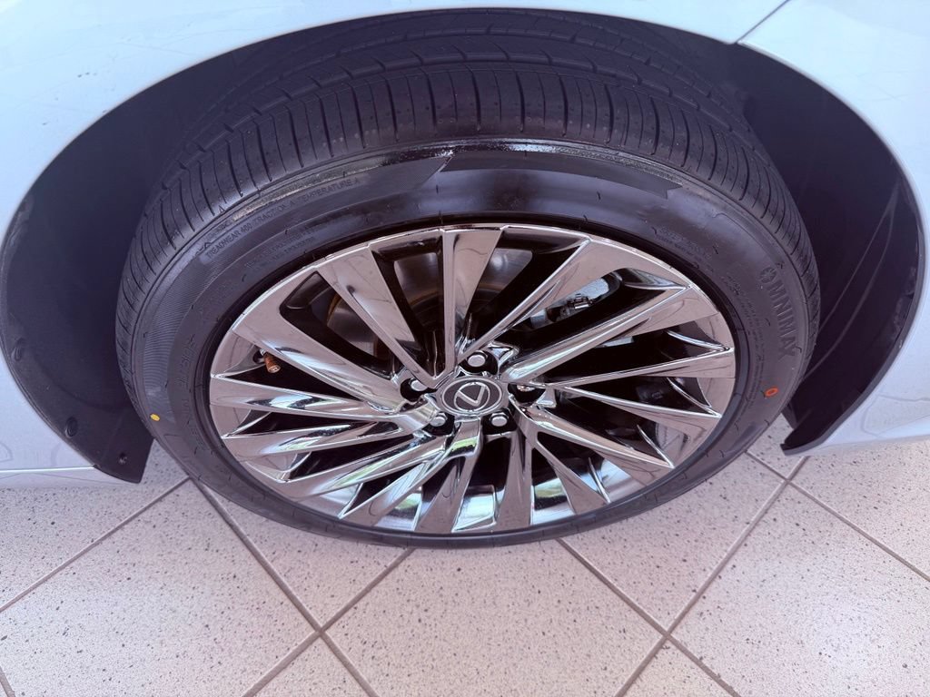 Certified 2024 Lexus ES 350 w/ Technology Package FWD image 16