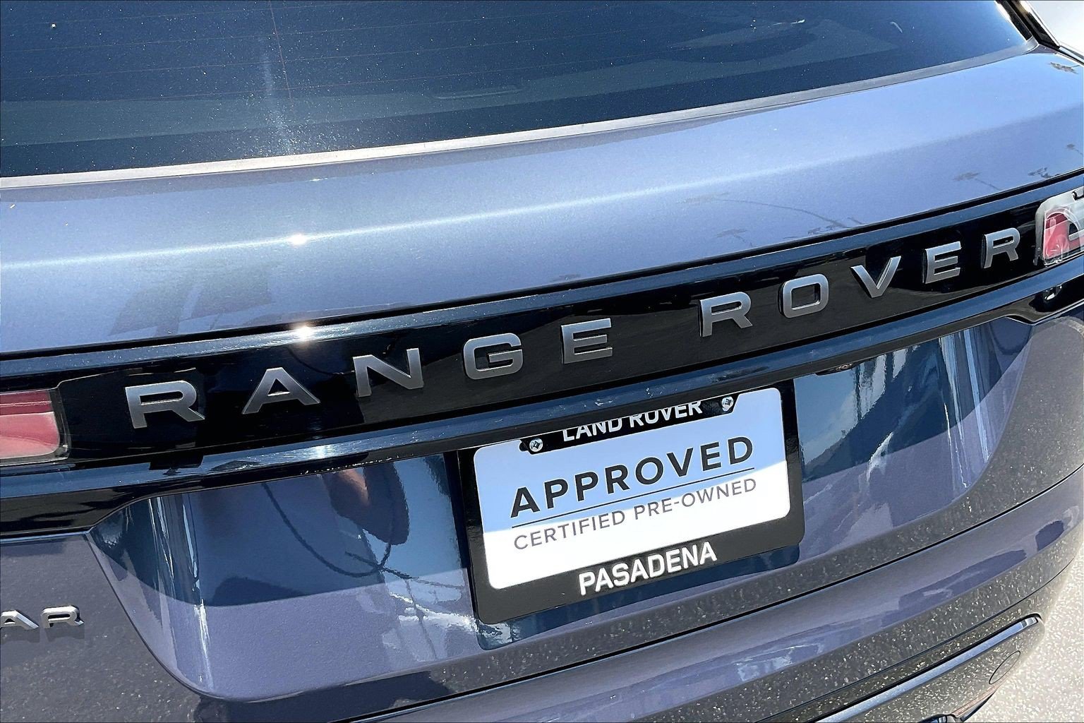 Certified 2025 Land Rover Range Rover Velar Dynamic SE AWD/4WD image 31