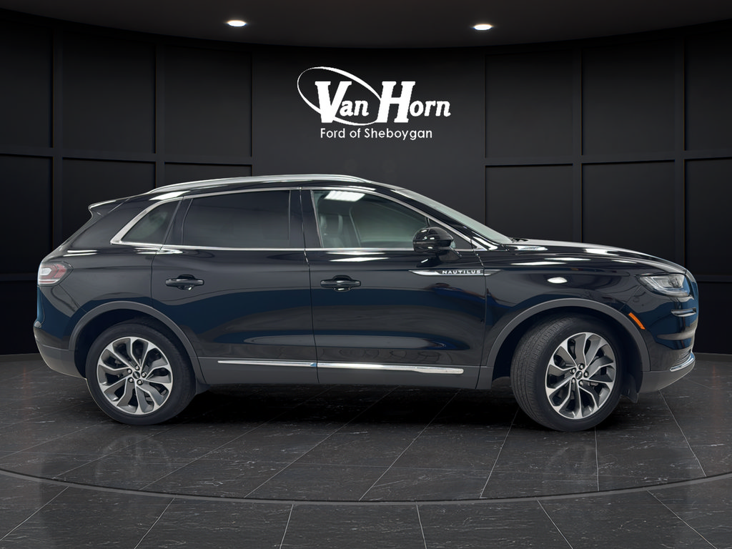 Used 2023 Lincoln Nautilus Reserve AWD/4WD image 8