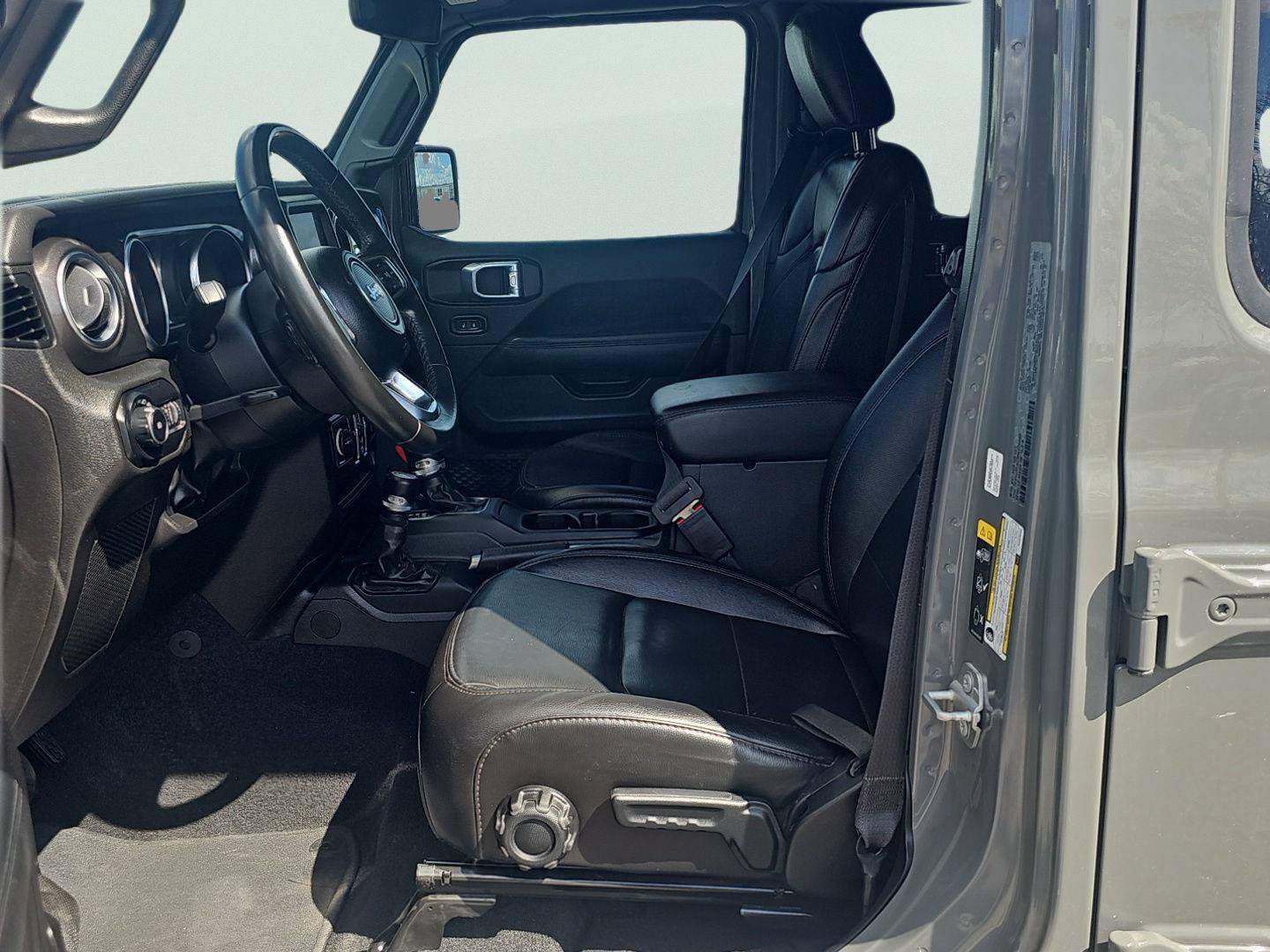 Used 2022 Jeep Wrangler Unlimited Sahara AWD/4WD image 11