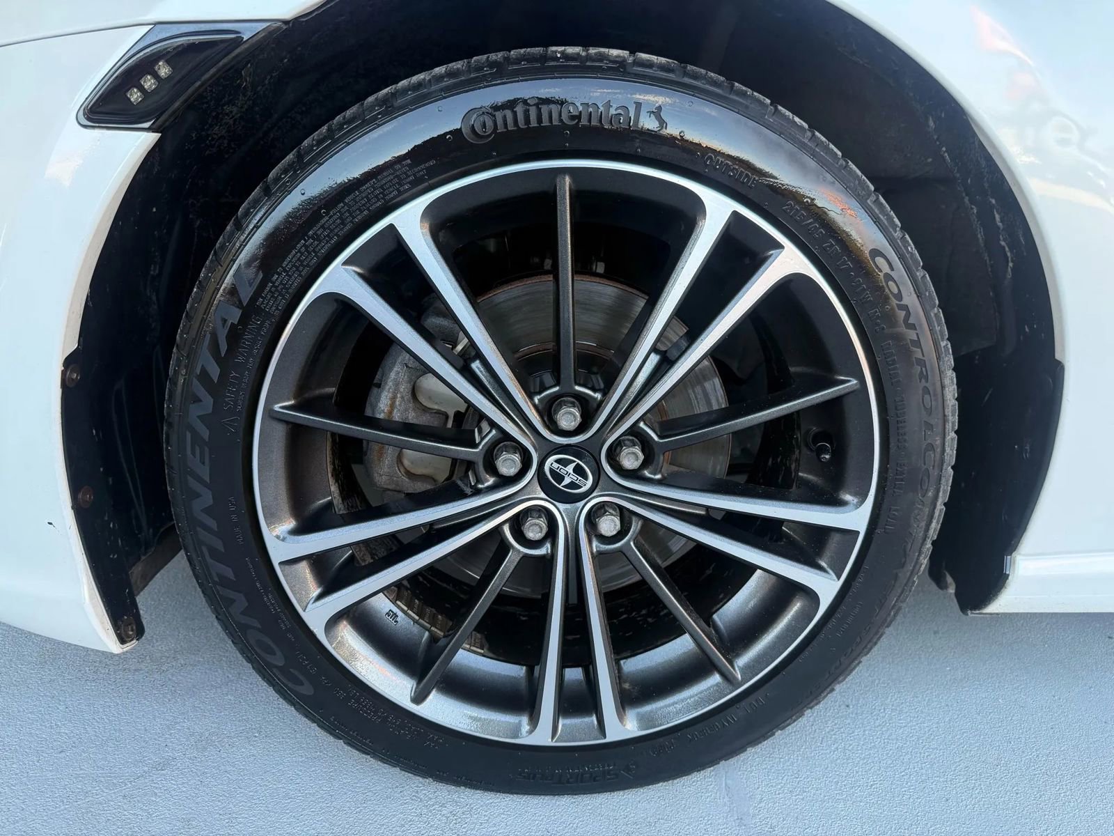 Used 2013 Scion FR-S image 9