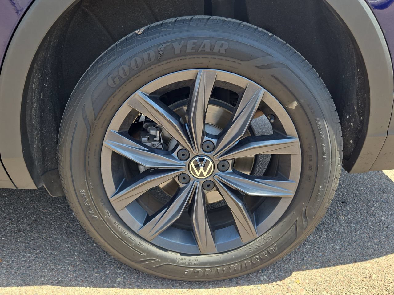 Used 2022 Volkswagen Tiguan SE FWD image 32