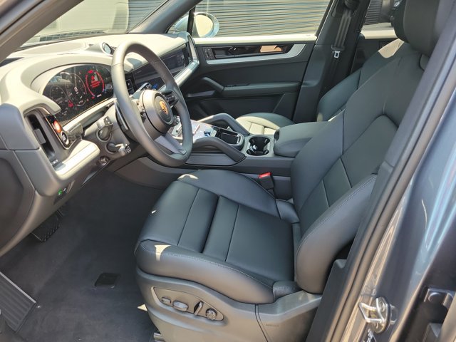 New 2026 Porsche Cayenne AWD/4WD image 5