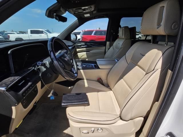 Used 2021 Cadillac Escalade ESV Premium Luxury w/ LPO, Radiant Package AWD/4WD image 3