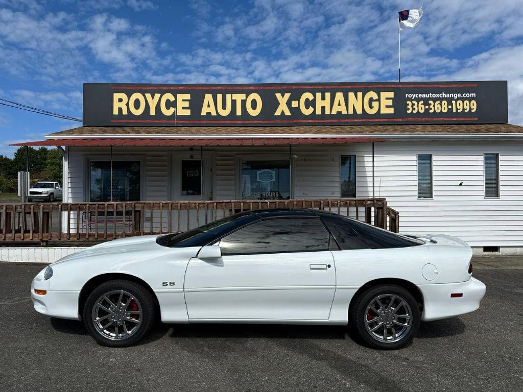 Used 2000 Chevrolet Camaro Z28 w/ SS Performance/Appearance Pkg image 20