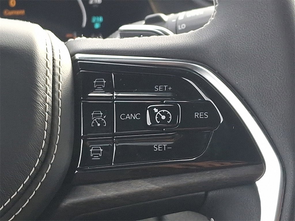 Used 2024 Jeep Grand Cherokee Overland image 22