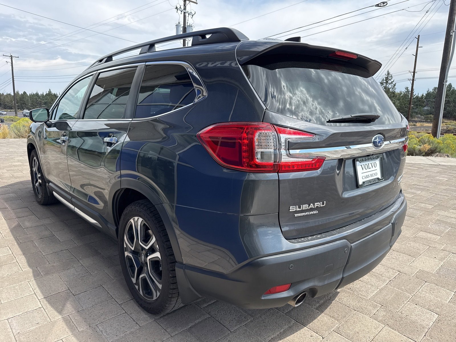 Used 2023 Subaru Ascent Touring image 3