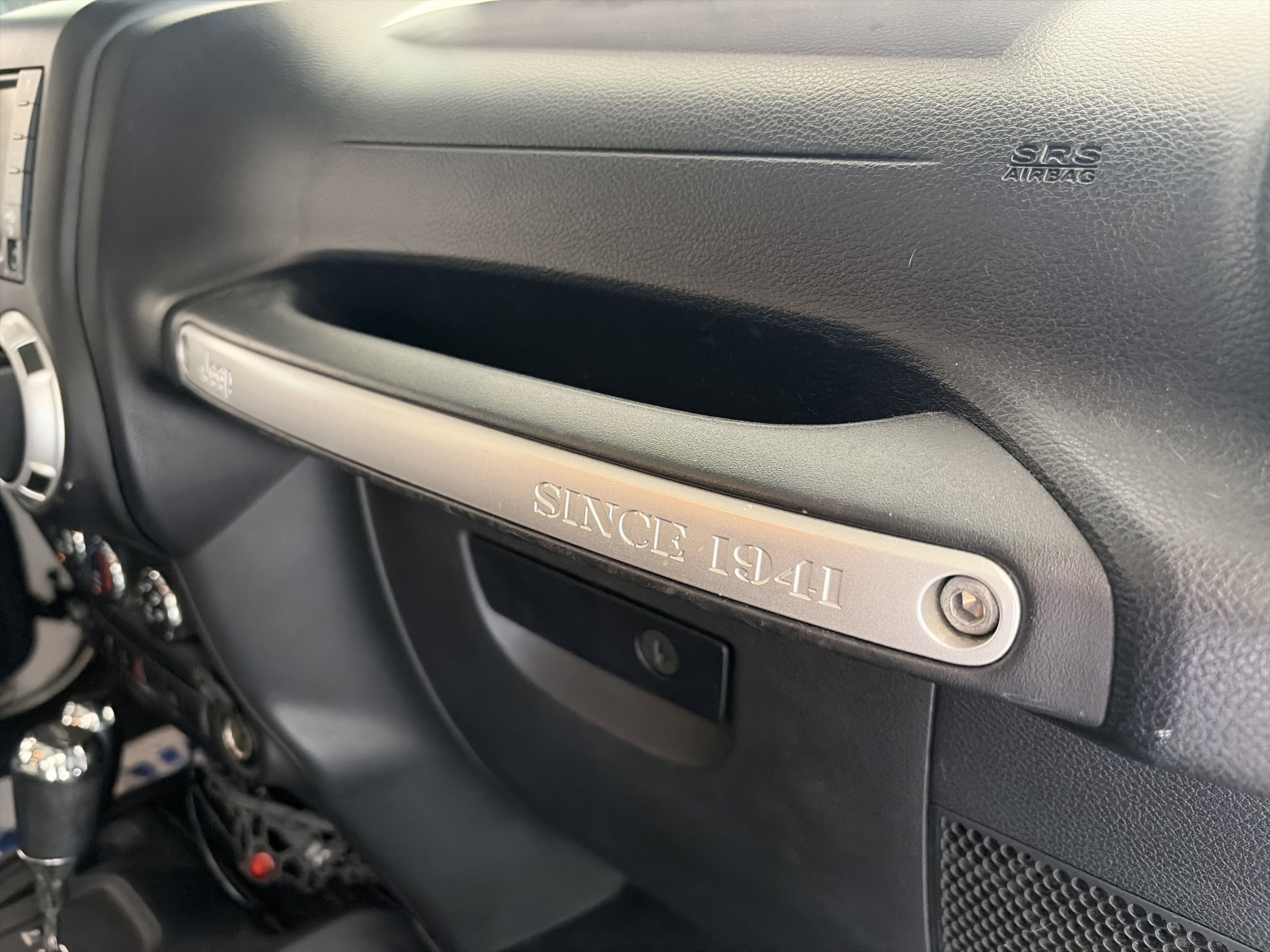 Used 2012 Jeep Wrangler Unlimited Sahara w/ Connectivity Group image 36