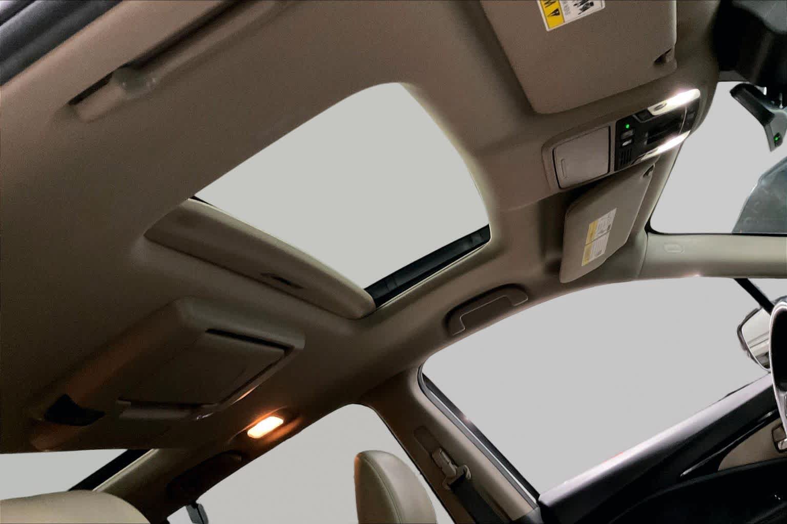 Used 2020 Honda Pilot Elite image 14