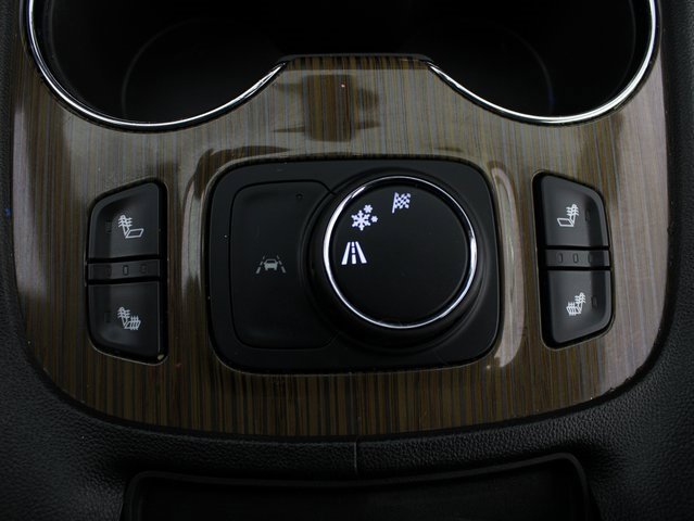 Used 2023 GMC Acadia SLE w/ Driver Convenience Package image 7