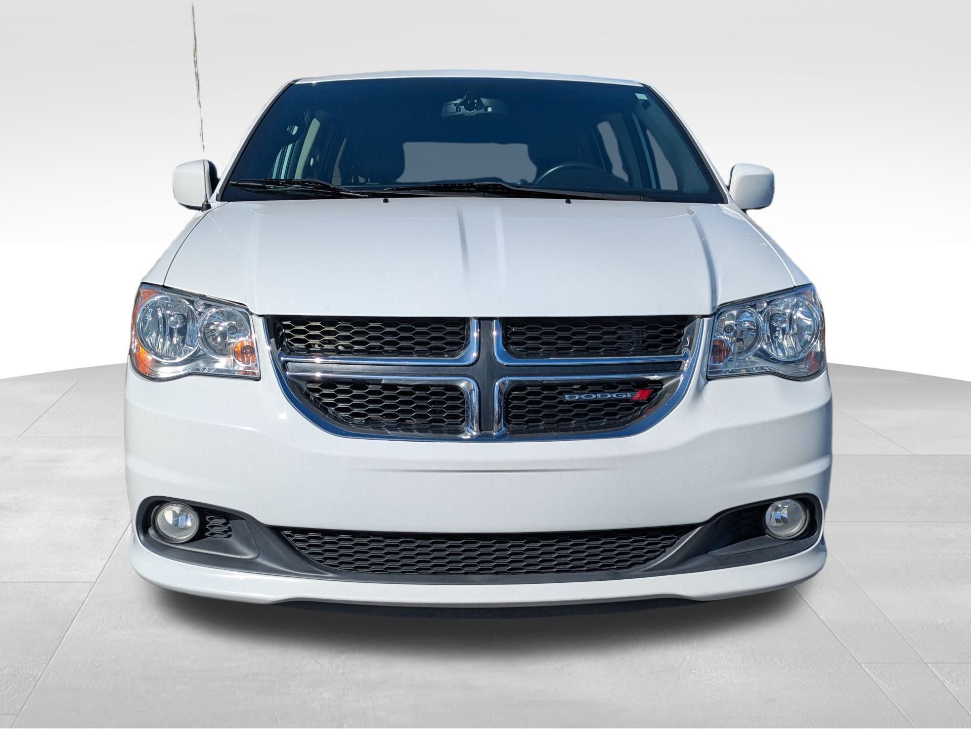 Used 2018 Dodge Grand Caravan SXT image 11