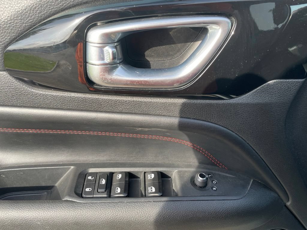 Used 2023 Jeep Compass Trailhawk AWD/4WD image 18