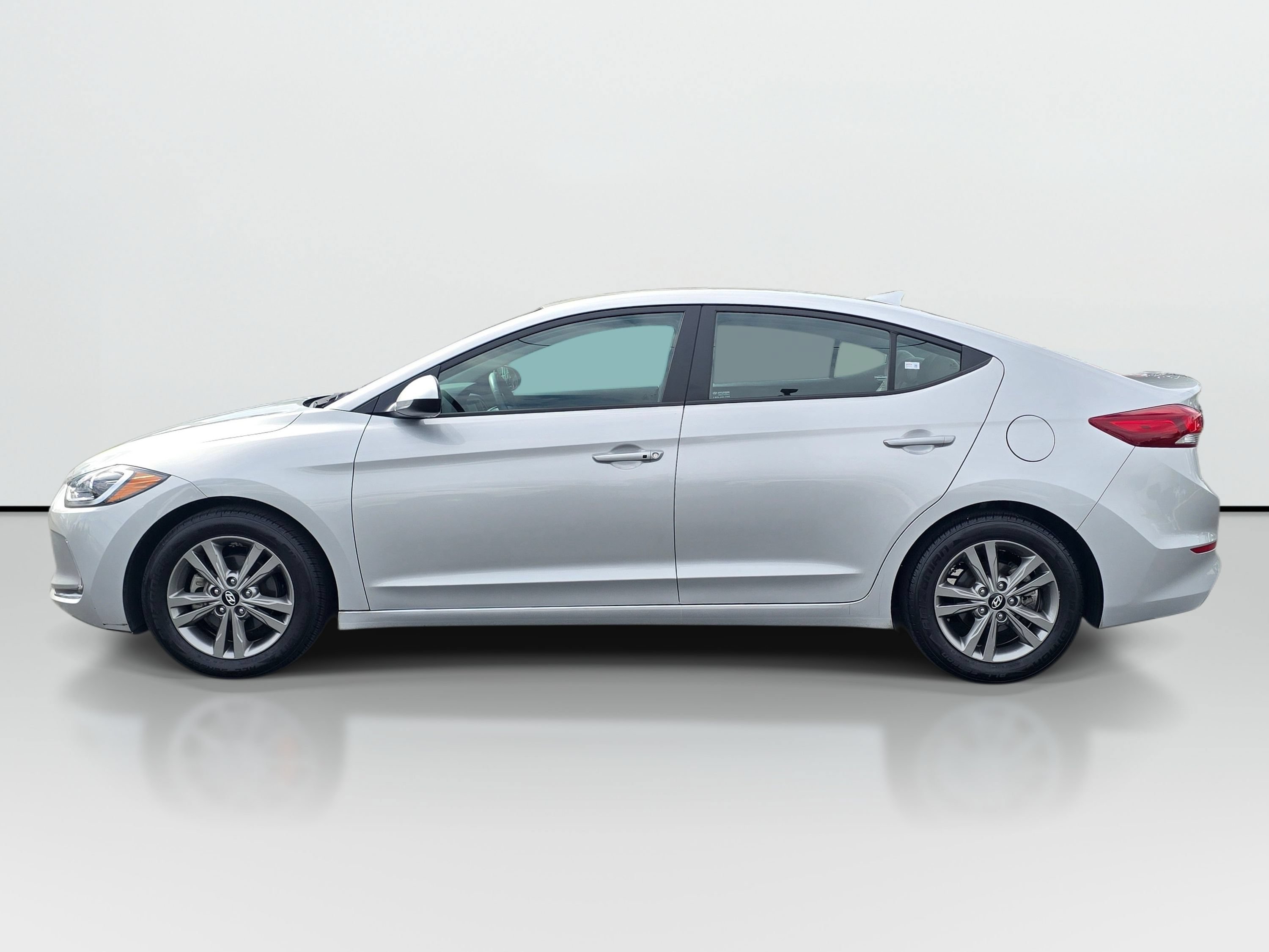 Used 2018 Hyundai Elantra Value Edition FWD image 2