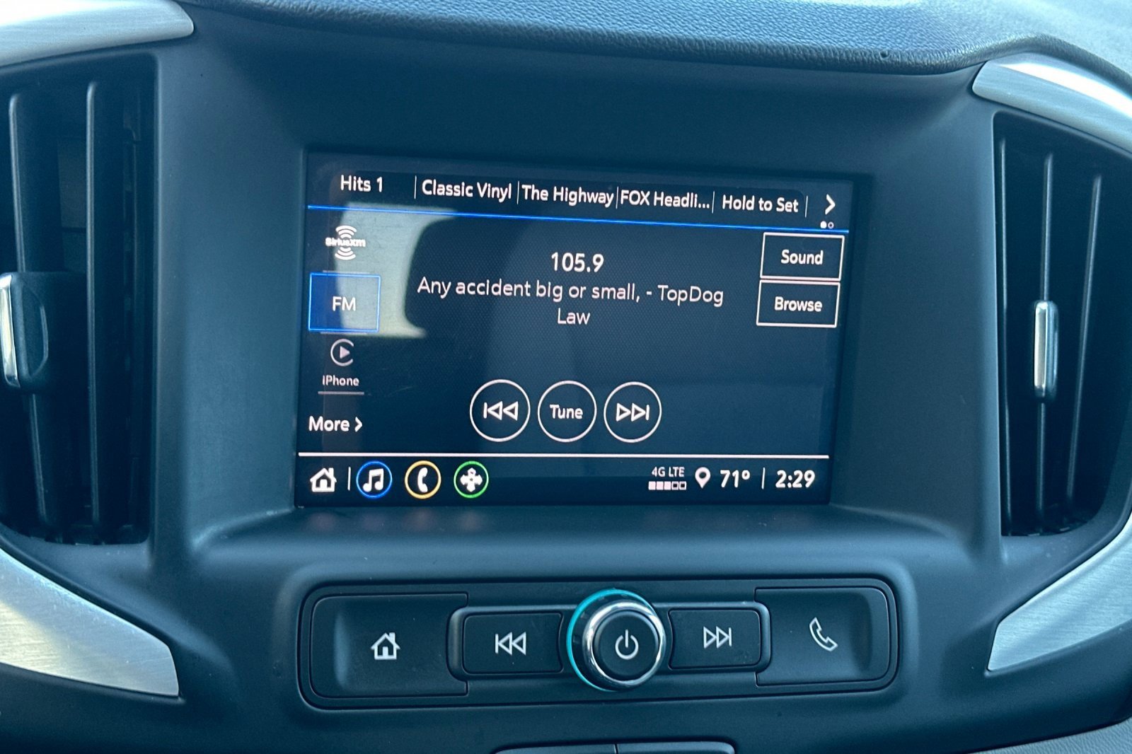 Used 2023 GMC Terrain SLE w/ Driver Convenience Package image 25