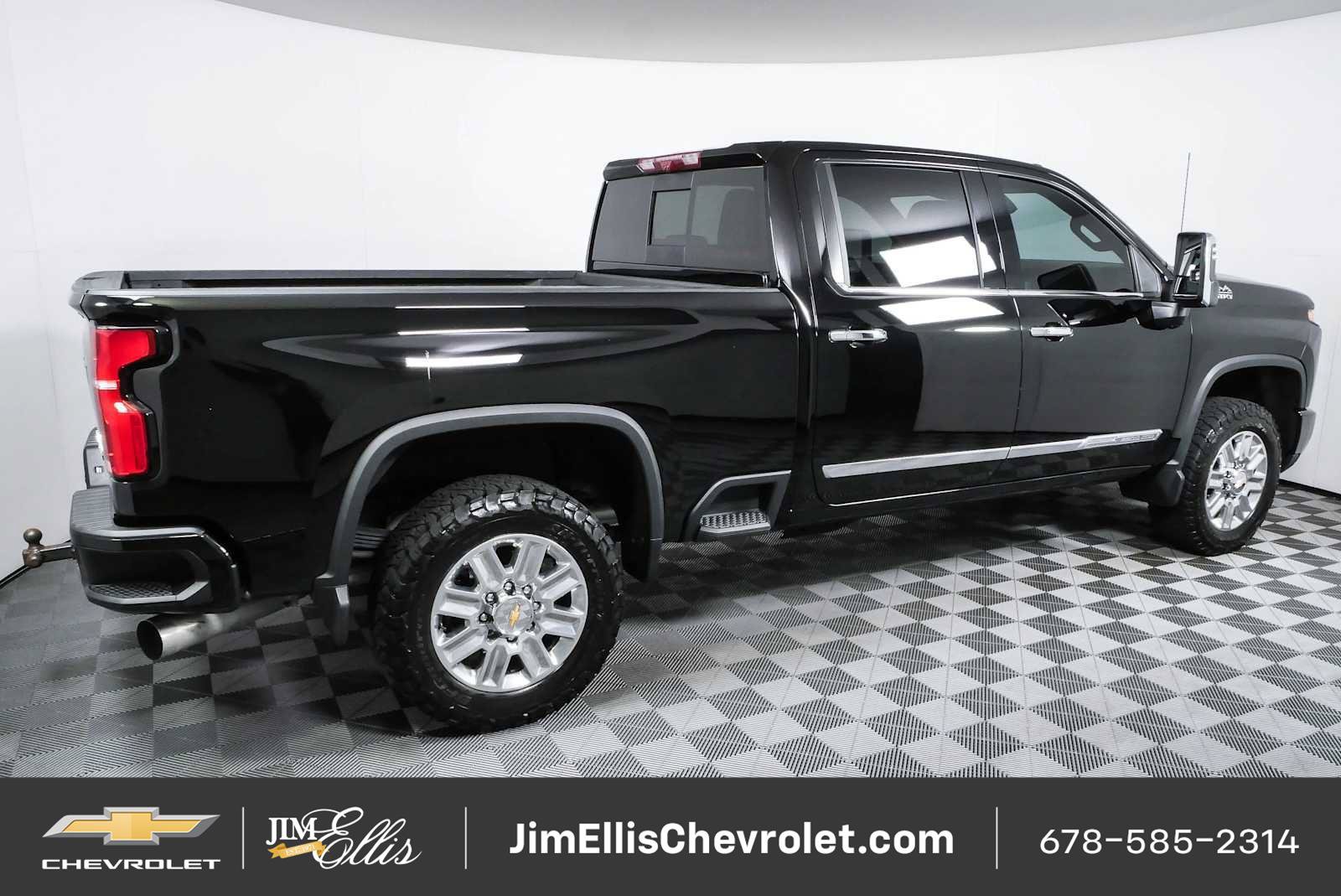 Certified 2024 Chevrolet Silverado 2500 High Country w/ Technology Package AWD/4WD image 2