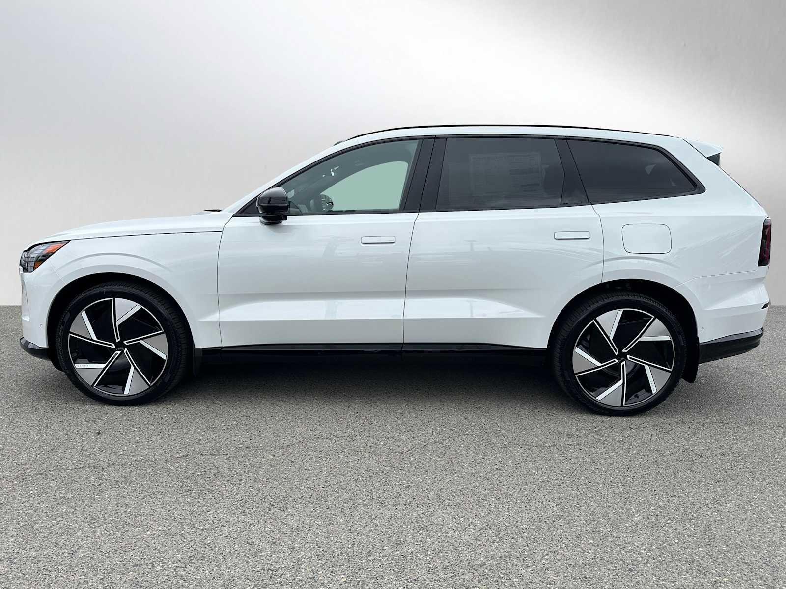 New 2025 Volvo EX90 Ultra image 6