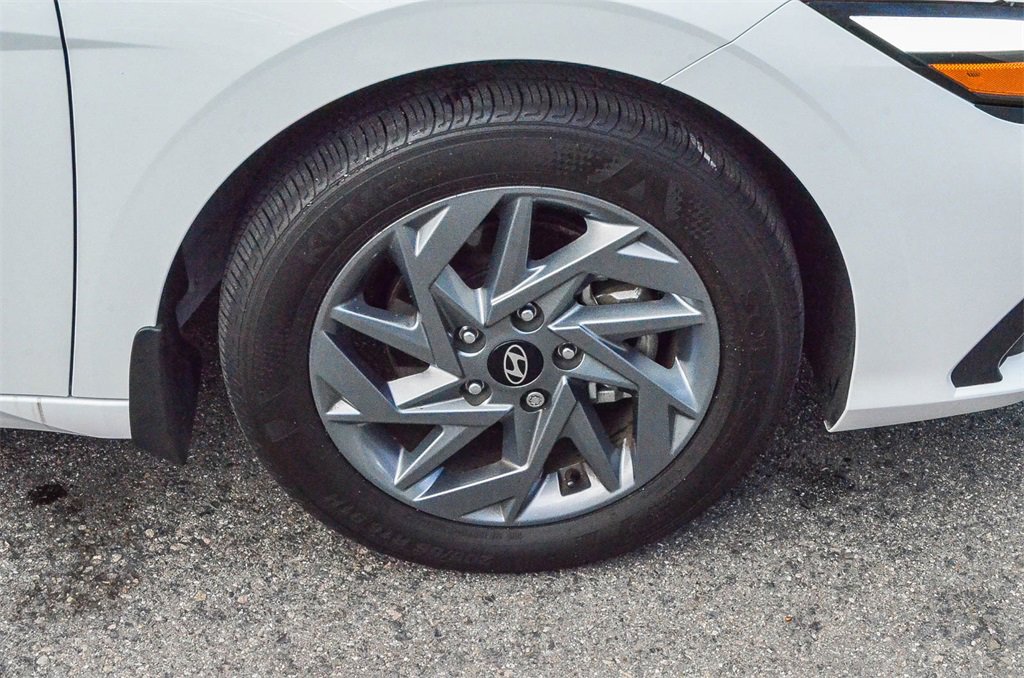 Certified 2024 Hyundai Elantra SEL image 10